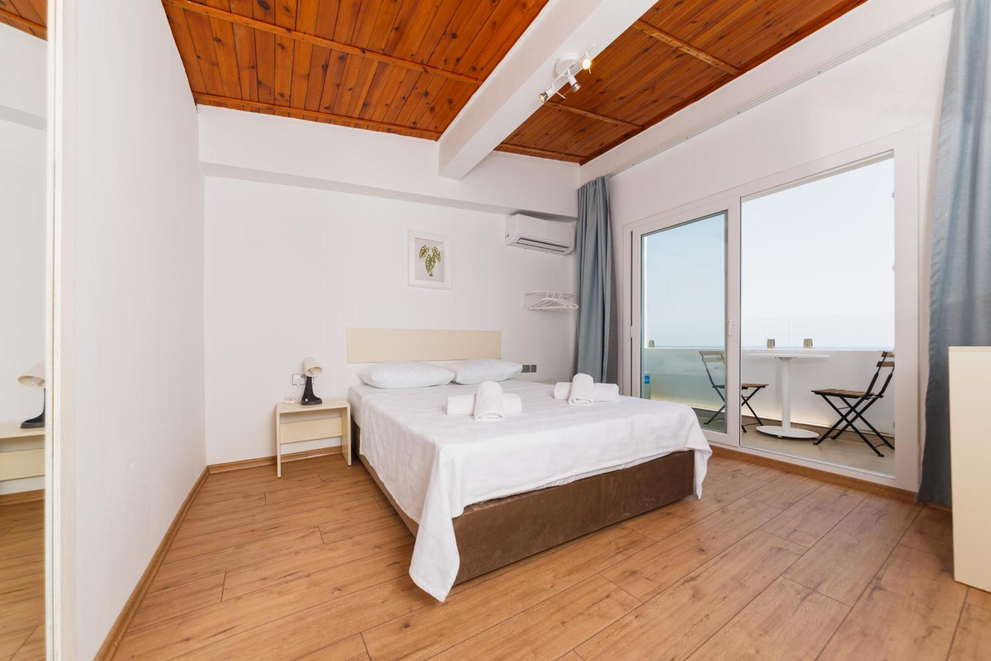 Hotel Azure Bay Ayia Varvara Exterior foto