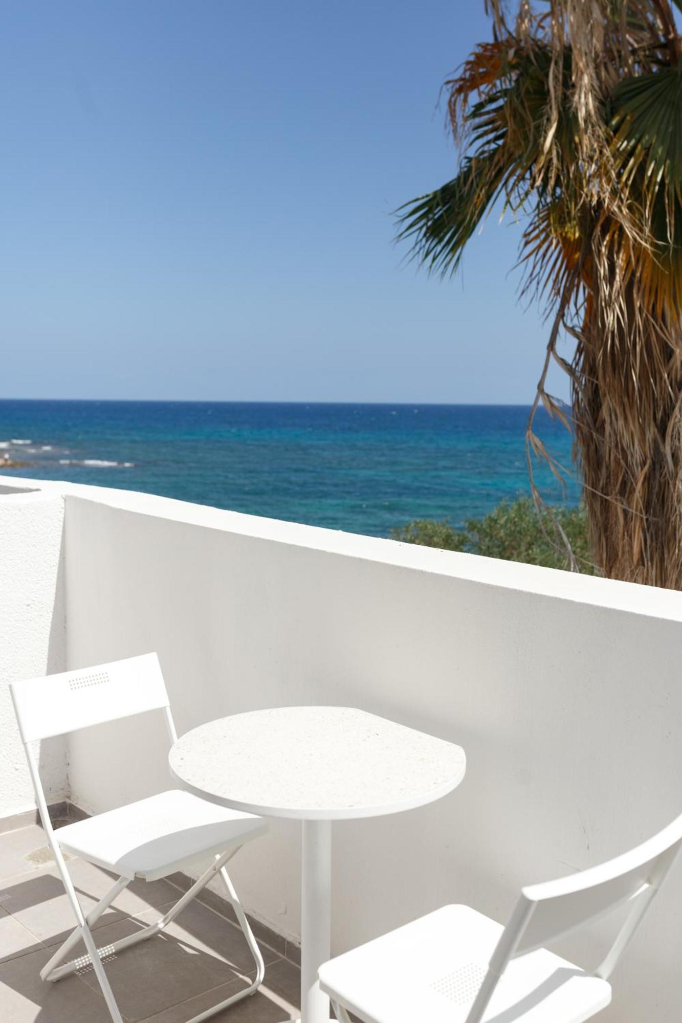 Hotel Azure Bay Ayia Varvara Exterior foto