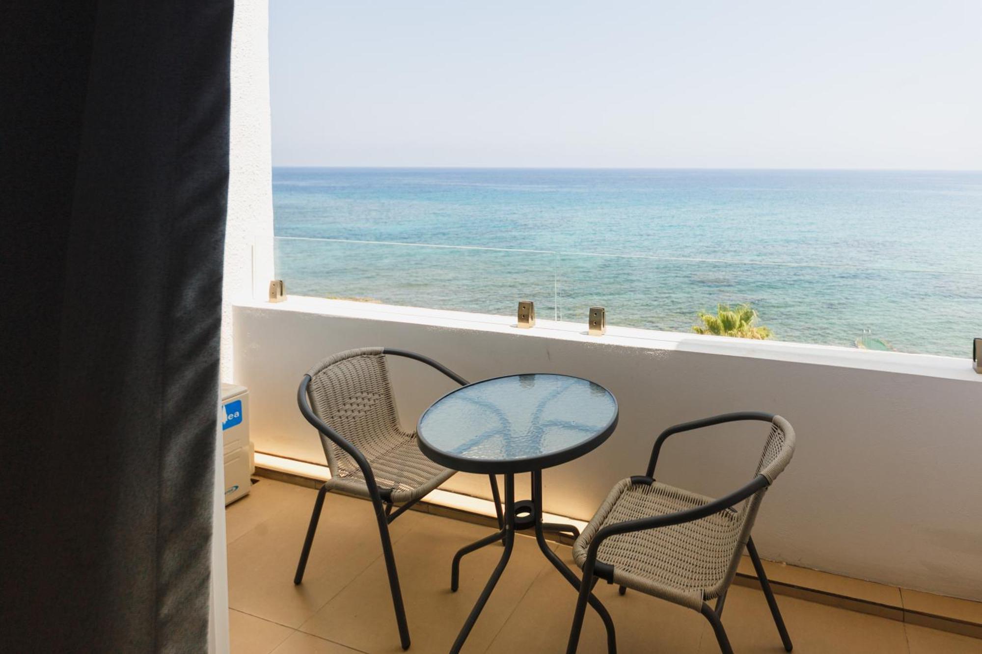 Hotel Azure Bay Ayia Varvara Exterior foto