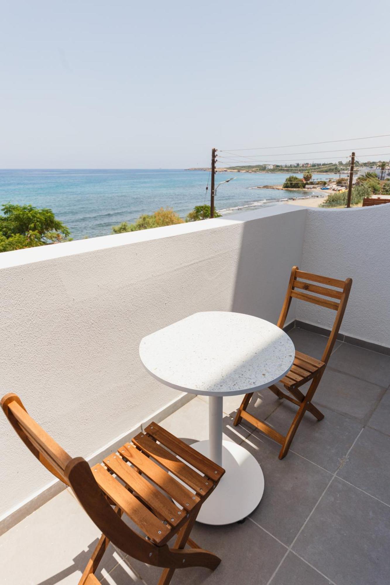 Hotel Azure Bay Ayia Varvara Exterior foto
