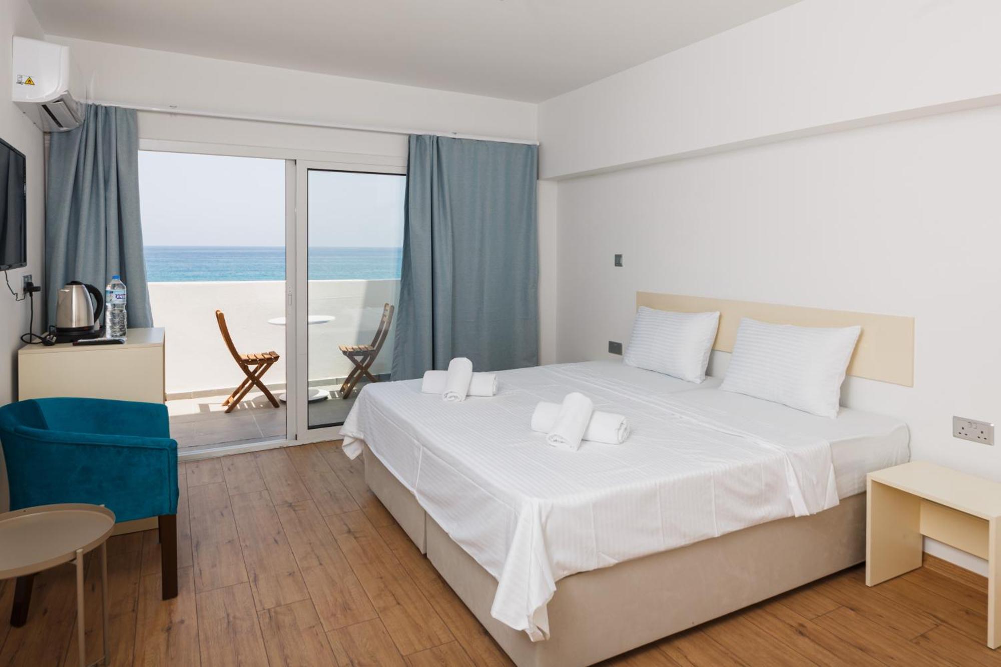 Hotel Azure Bay Ayia Varvara Exterior foto