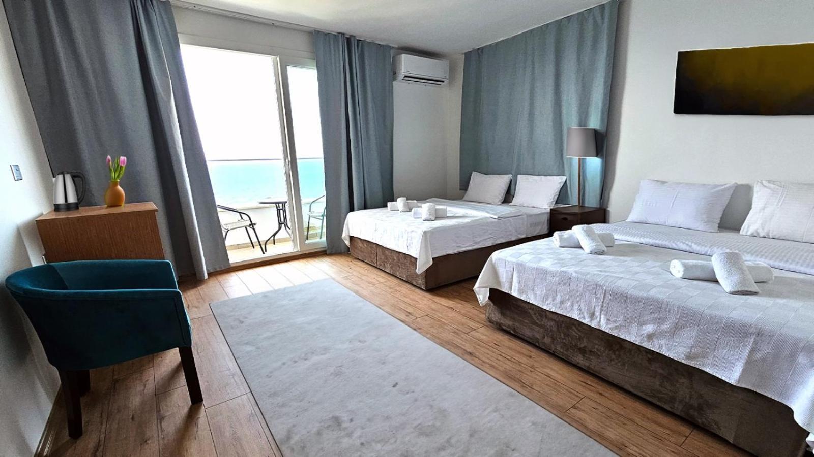 Hotel Azure Bay Ayia Varvara Exterior foto