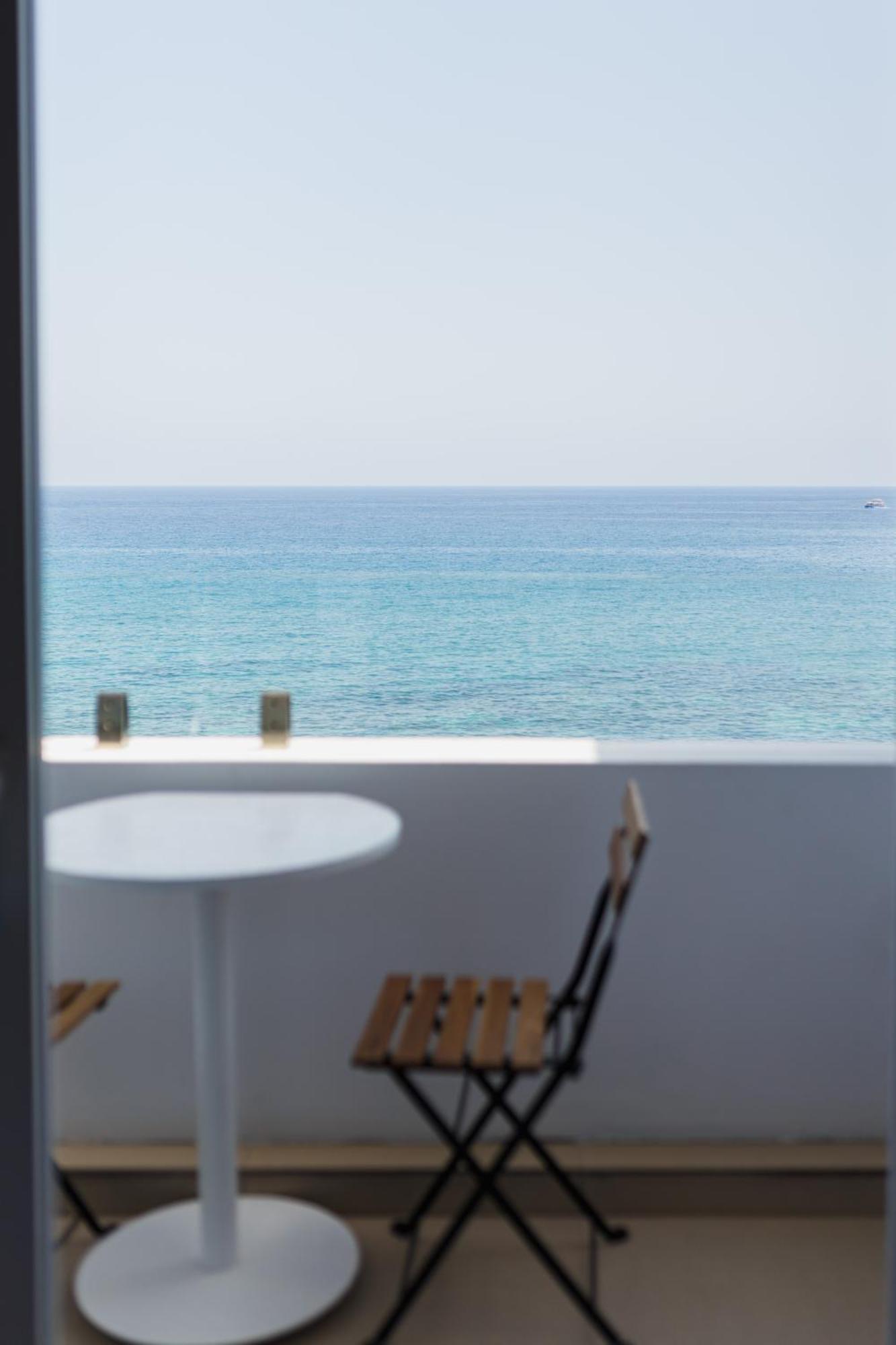 Hotel Azure Bay Ayia Varvara Exterior foto